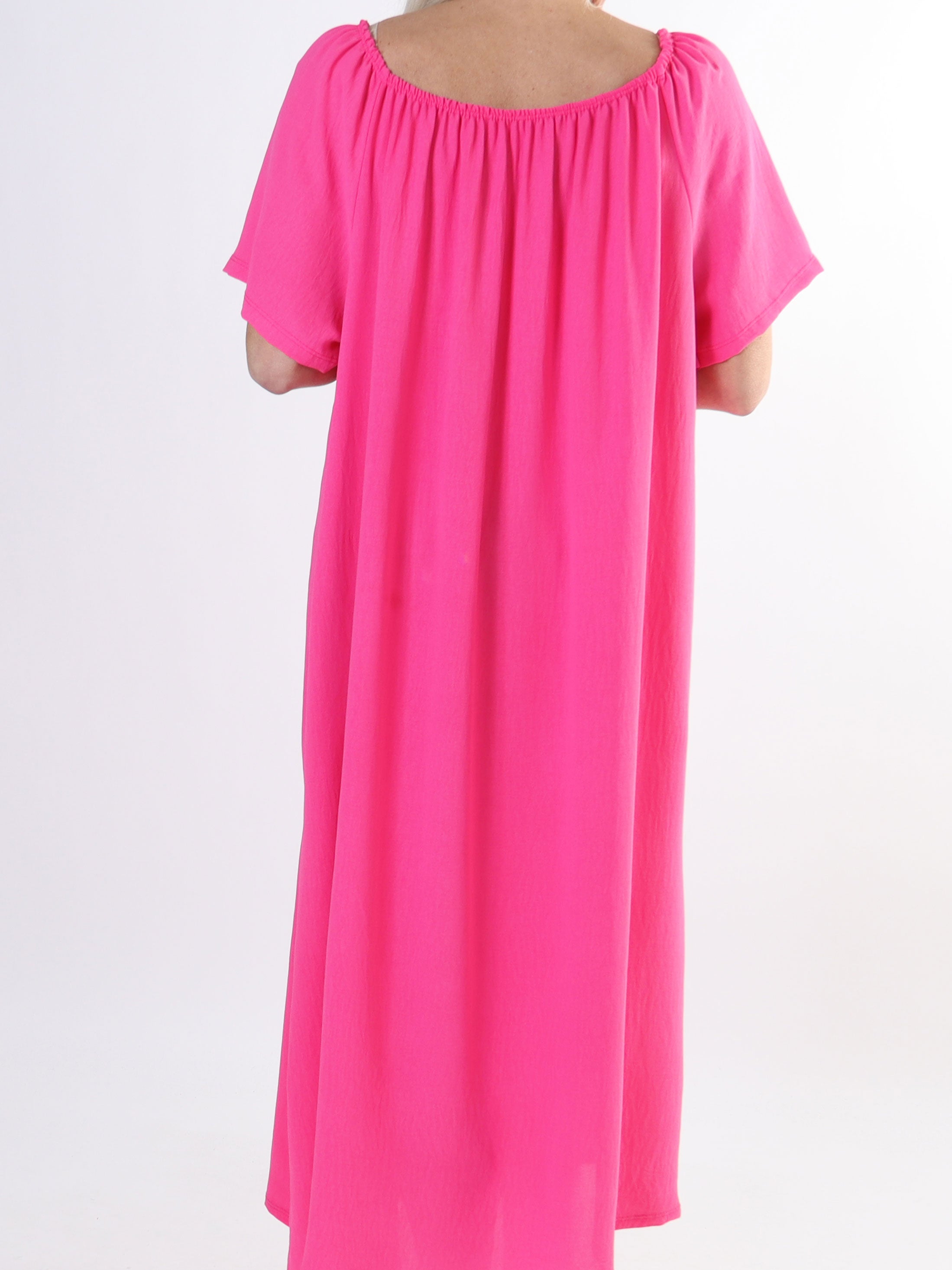 Taima - Lång enfärgad plus size-klänning med resår i nederkant